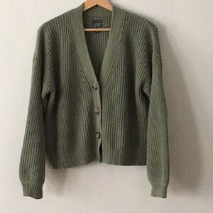 Gap sweater balloon sleeve size small